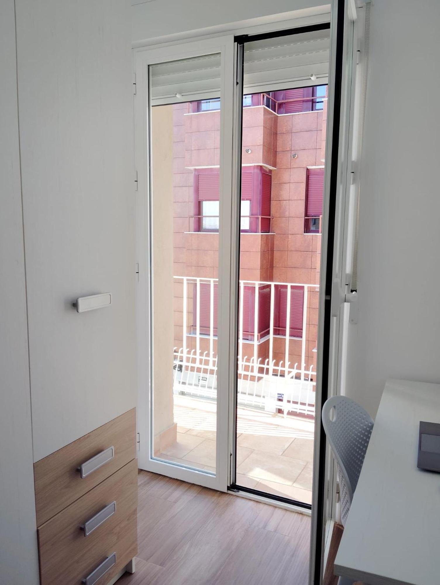 Piso Compartido Cerca Corteingles เฮน ภายนอก รูปภาพ