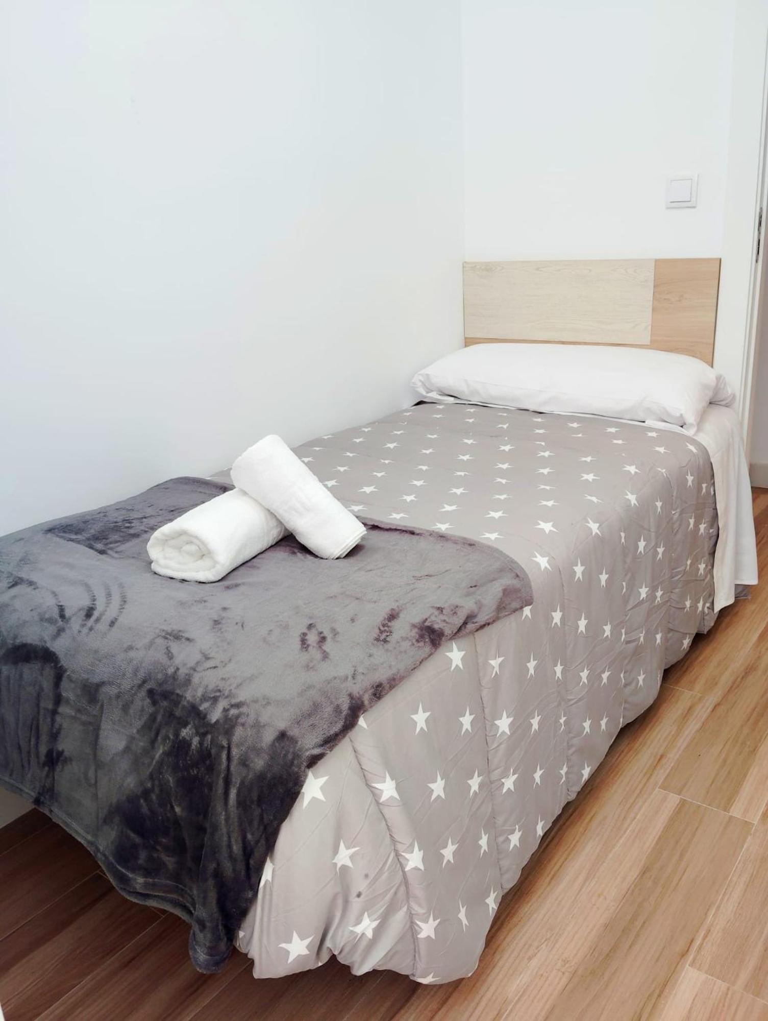 Piso Compartido Cerca Corteingles เฮน ภายนอก รูปภาพ